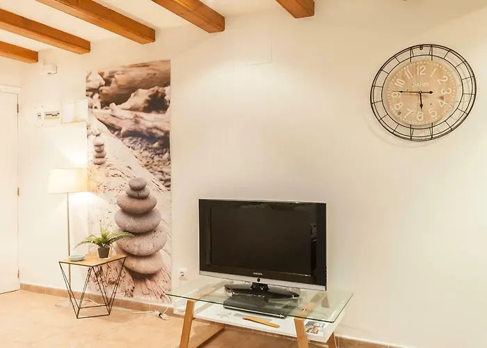 Appartement Lets Holidays Apartment In The Old Town Tossa 2