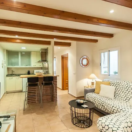 Апартаменты Lets Holidays In The Old Town Tossa 2