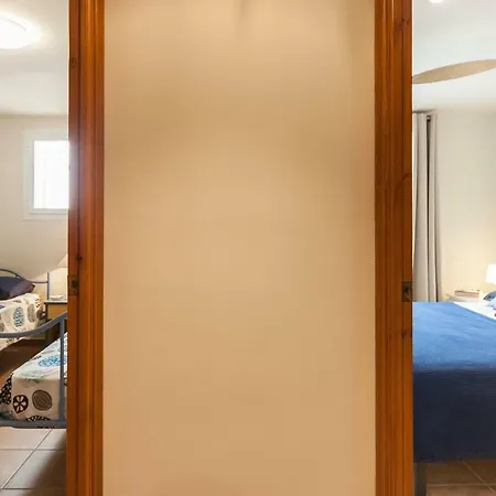 Apartament Lets Holidays In The Old Town Tossa 2 *