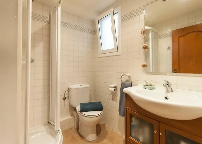 Lets Holidays Apartment In The Old Town Tossa 2 * Тосса-де-Мар