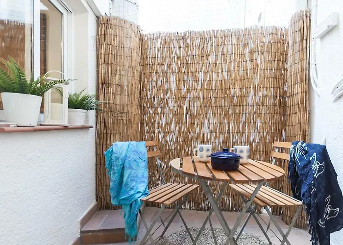 Lets Holidays Apartment In The Old Town Tossa 2 Апартаменты Тосса-де-Мар