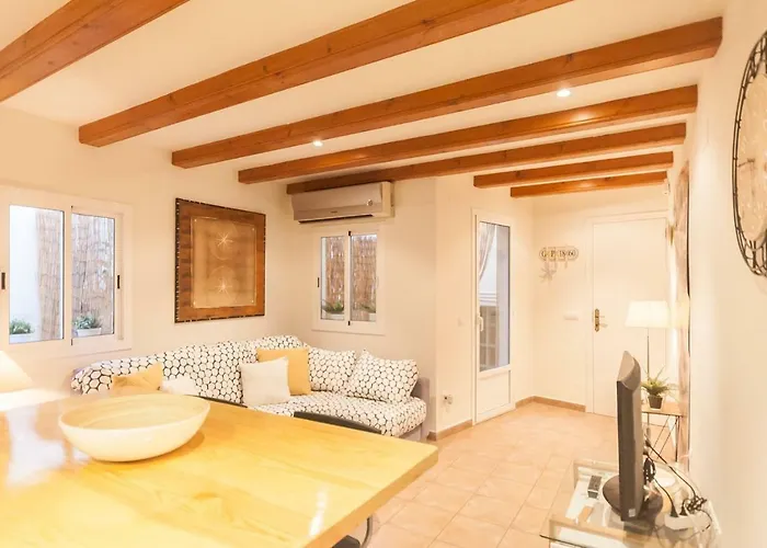 Апартаменты Lets Holidays Apartment In The Old Town Tossa 2 *